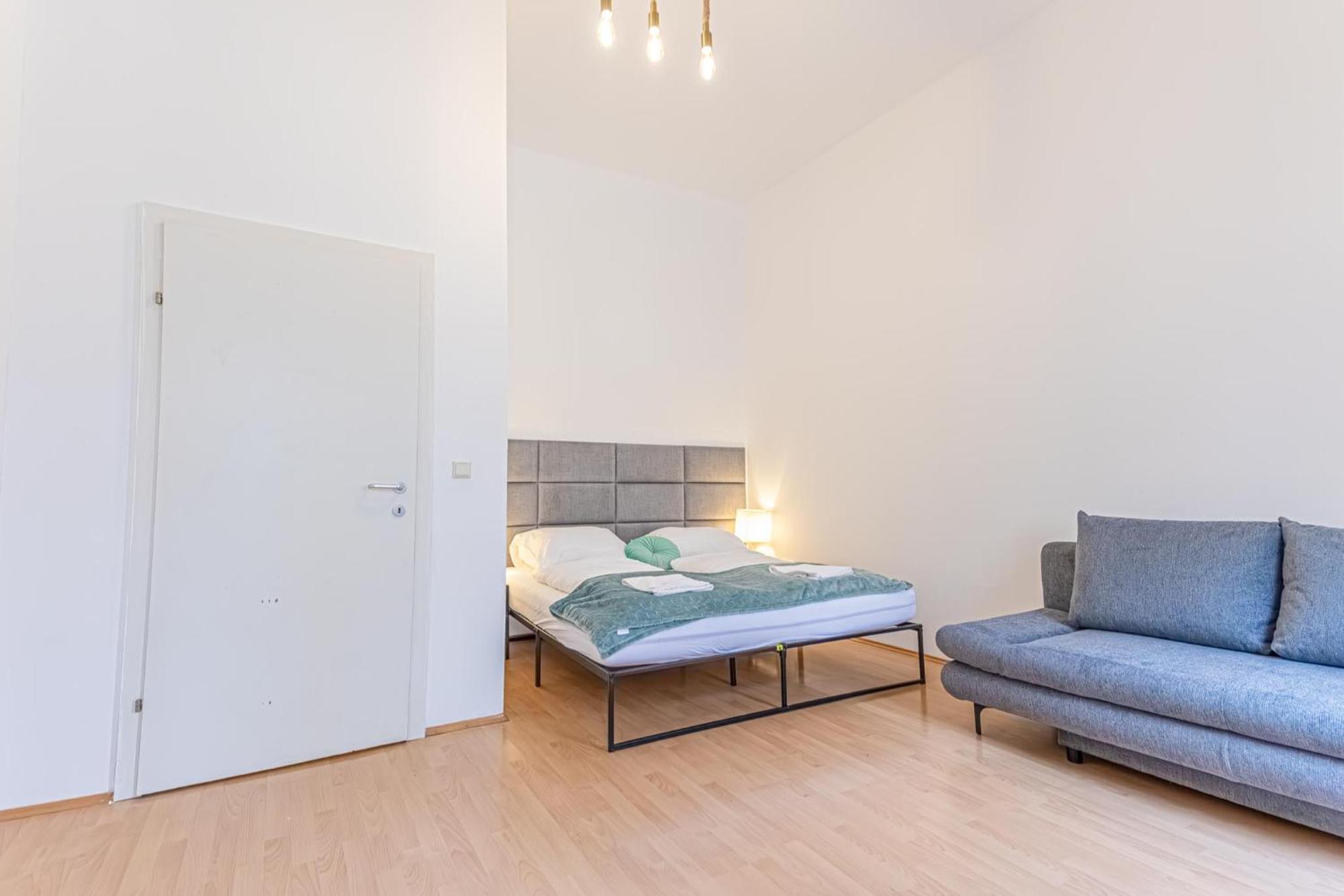 City-Linked 2Br Apartment Near Wiener Stadthalle Exterior photo